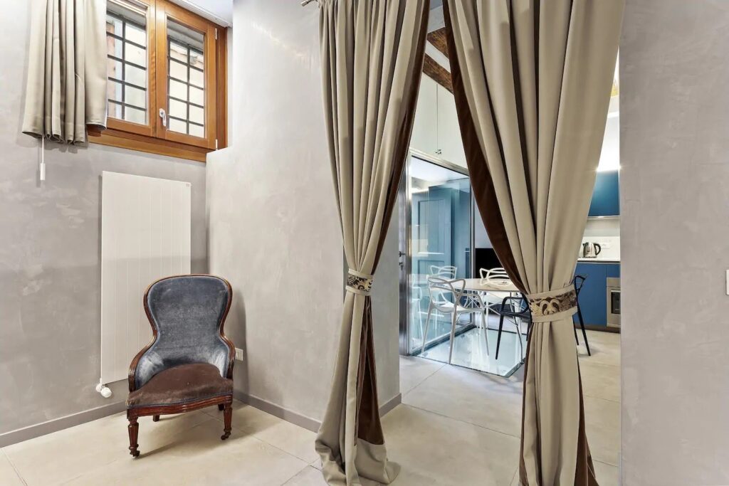 Elemento decorativo artigianale – stile veneziano contemporaneo